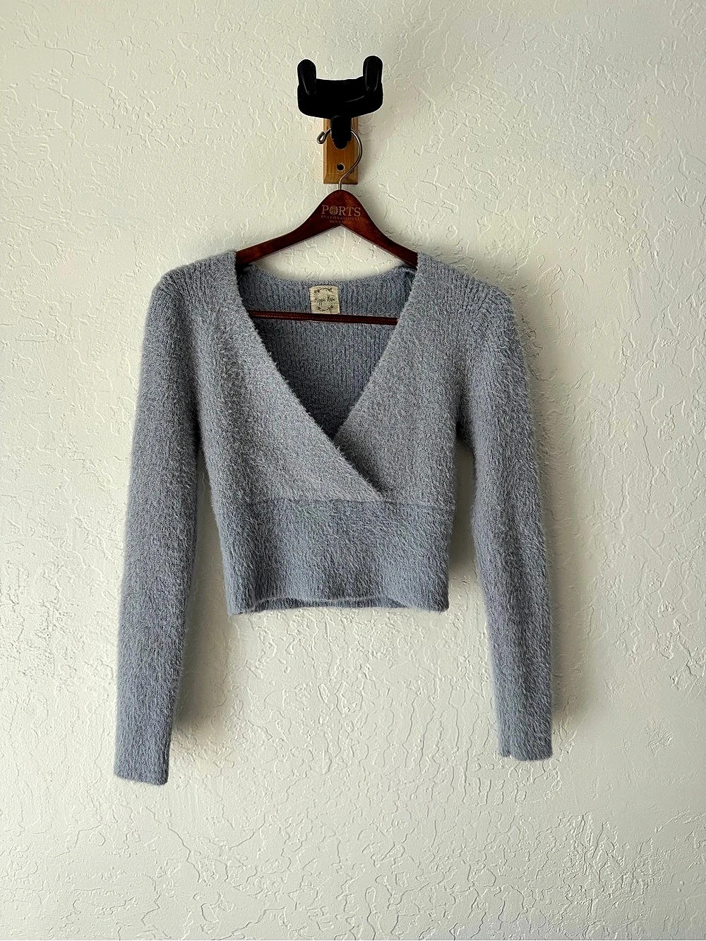Hippie Rose Gray Wrap V-Neck Cropped Sweater Size Small